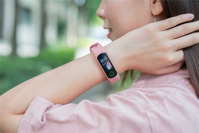 Smart sports bracelets ware