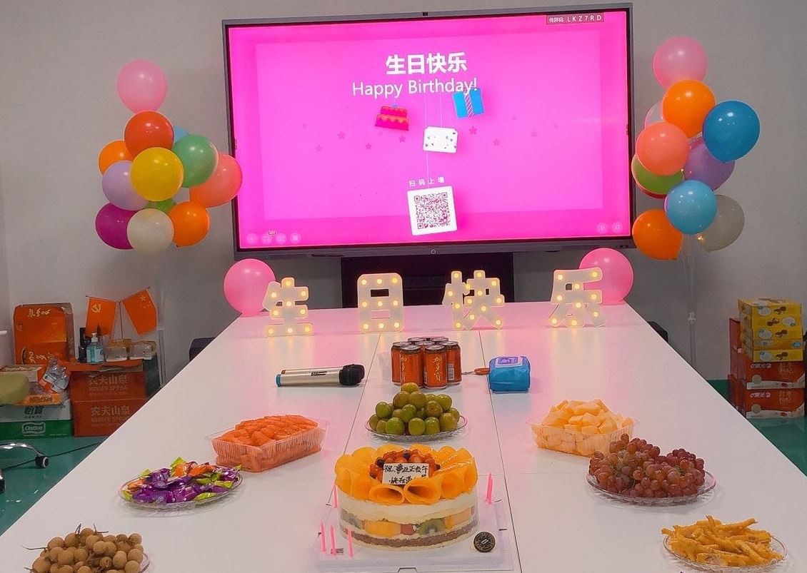 Humanistička briga za proslavu rođendana zaposlenika Pogo Pin -a